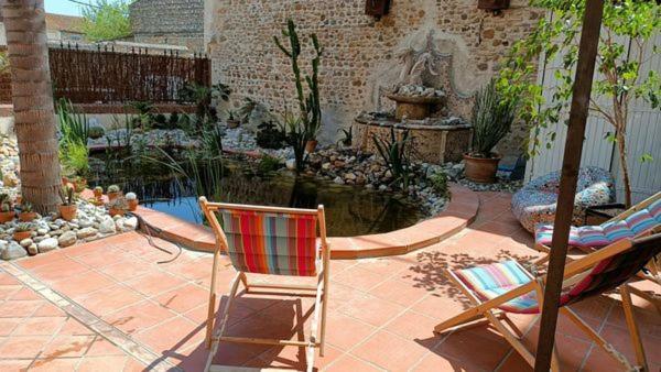 Отель El Castell Embruixat Saint-Hippolyte  Экстерьер фото
